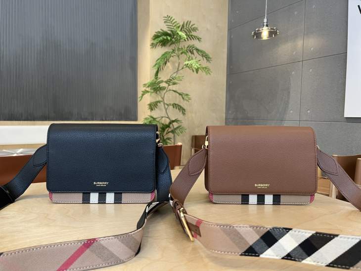 Picture of Burberry Handbags _SKUfw208374174fw